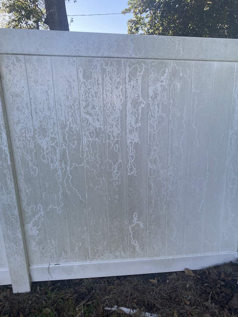 Professional Vinyl Fence Cleaning
